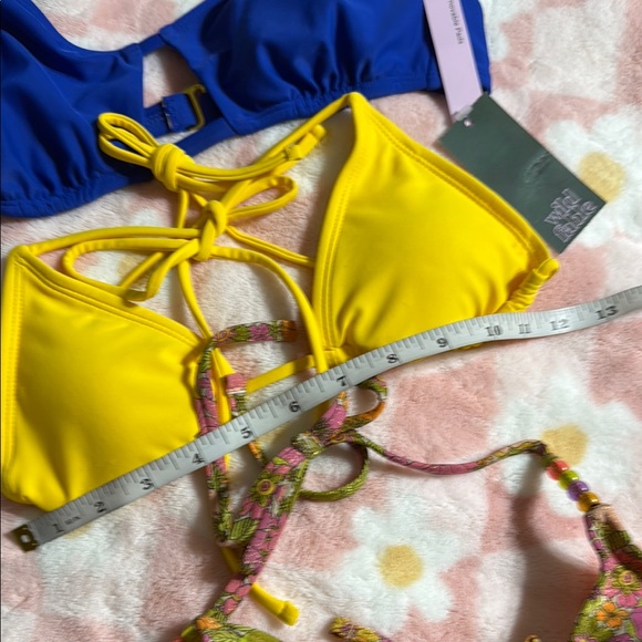 Vibrant Bikini Set with Floral Design - Picture 3 of 10